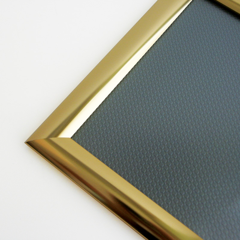 Черная алюминиевая рамка. Золотой профиль Нельсон. Профиль Нельсон золото. Рама алюминиевая с клик-профилем snapframe-25 желтая. Алюминиевая рамка для постера.